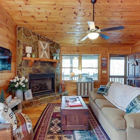 Blue Ridge Cozy Cabin In The Woods With Hot Tub! Ngoại thất bức ảnh