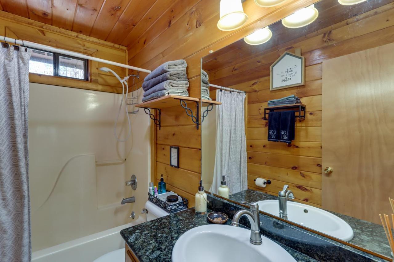 Blue Ridge Cozy Cabin In The Woods With Hot Tub! Ngoại thất bức ảnh
